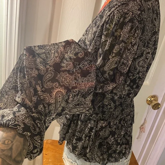 DR2 Long Sleeve V-Neck Peplum Top NWT - Picture 8 of 15